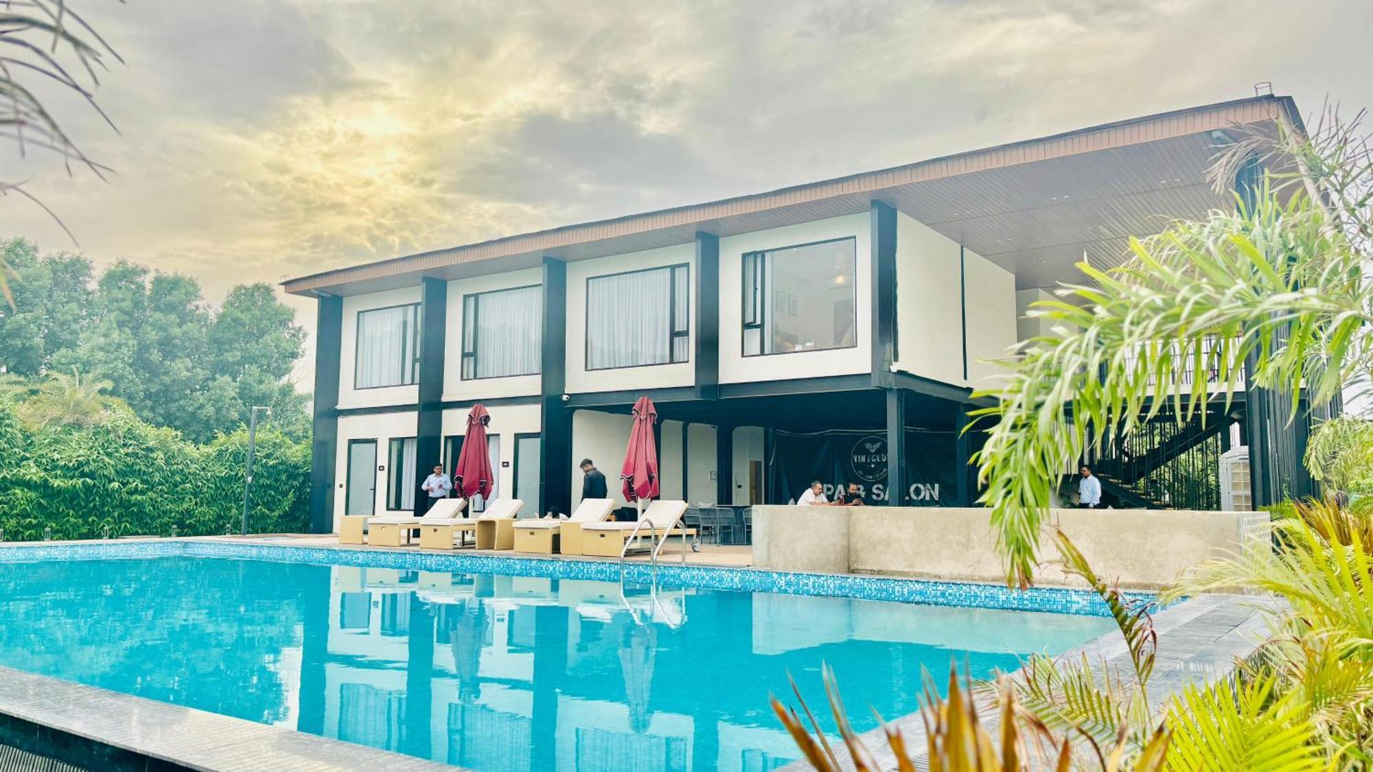Vintclub Resort Lucknow Eksteriør bilde