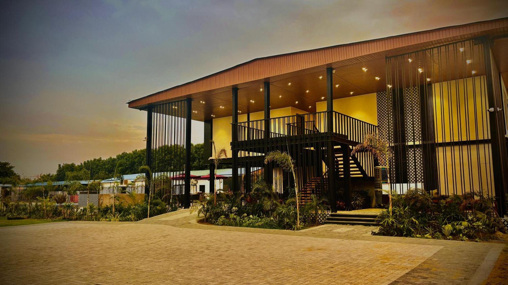 Vintclub Resort Lucknow Eksteriør bilde