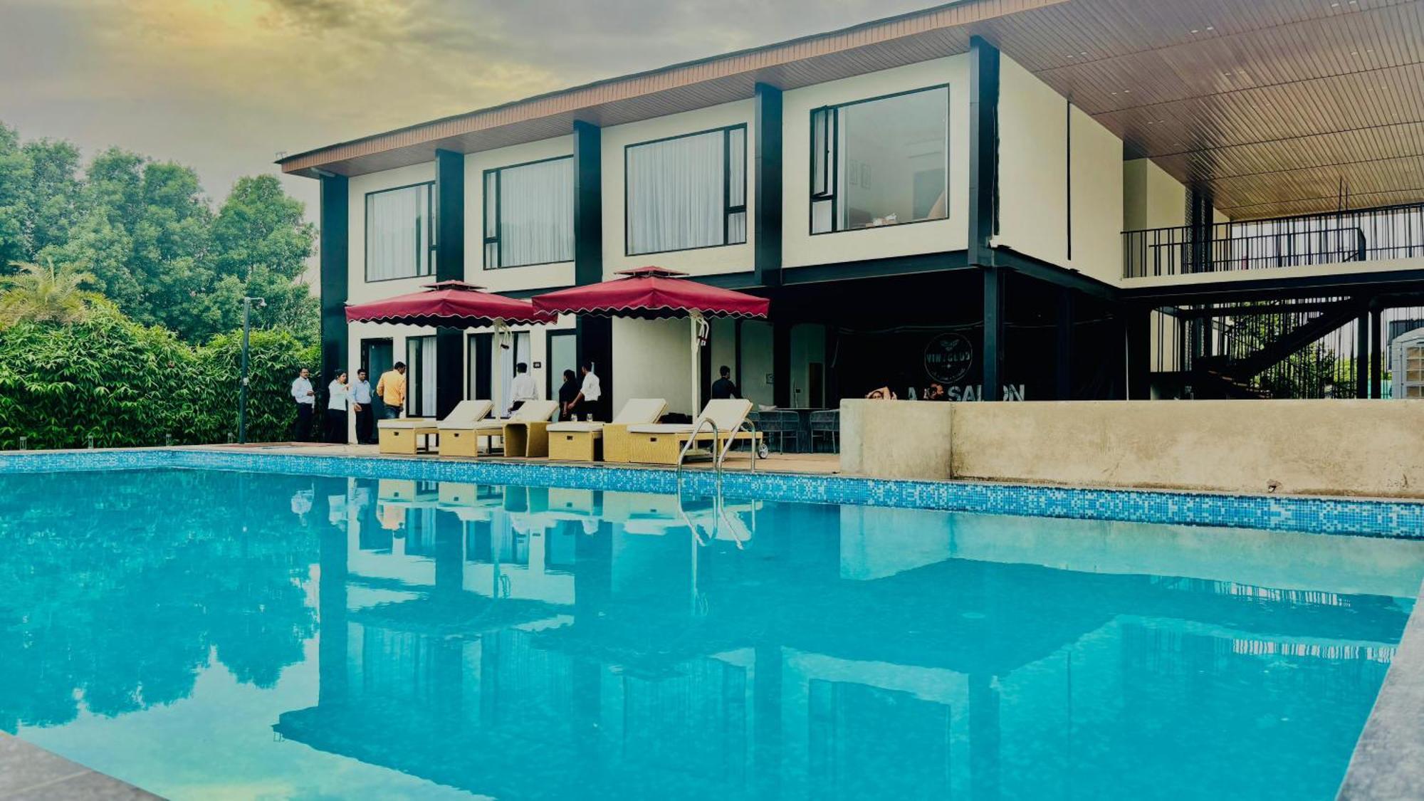 Vintclub Resort Lucknow Eksteriør bilde